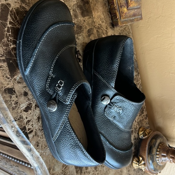 Clark’s black leather slip on shoes. - Picture 3 of 5